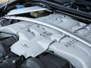 Image 32/50 of Aston Martin DBS (2011)