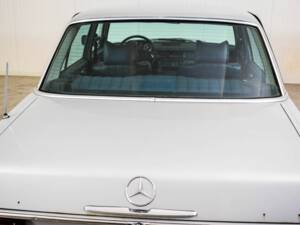 Image 31/50 of Mercedes-Benz 240 D (1976)
