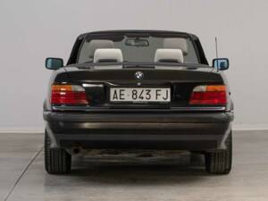 Afbeelding 8/46 van BMW 318i (1995)