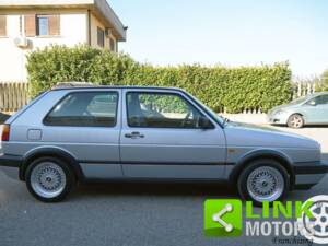 Immagine 8/10 di Volkswagen Golf Mk II GTi 16V 1.8 (1990)