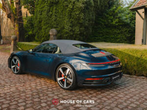 Image 8/49 of Porsche 911 Carrera 4S (2020)