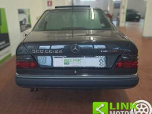 Image 10/10 of Mercedes-Benz 300 CE-24 (1990)
