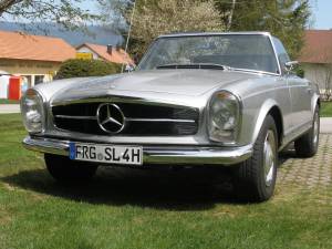 Image 3/41 of Mercedes-Benz 230 SL (1966)