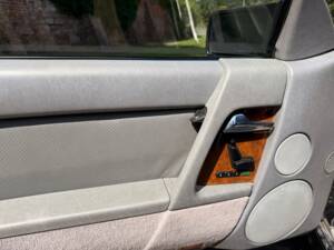 Immagine 12/29 di Mercedes-Benz 500 SL (1992)