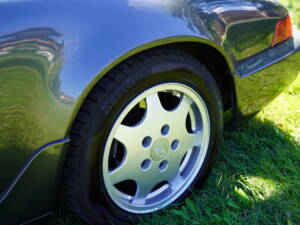 Image 8/52 de Porsche 911 Carrera 4 (1990)