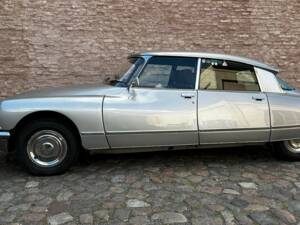 Image 4/68 of Citroën DS 23 Pallas IE (1973)