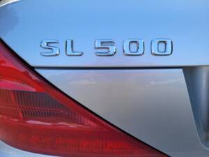 Bild 25/97 von Mercedes-Benz SL 500 (2004)