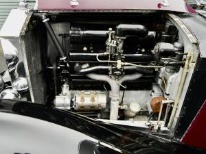 Image 23/50 of Rolls-Royce 25&#x2F;30 HP (1938)