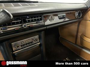 Image 12/15 of Mercedes-Benz 280 E (1973)