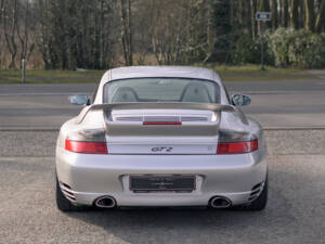 Image 10/36 of Porsche 911 GT2 (2003)