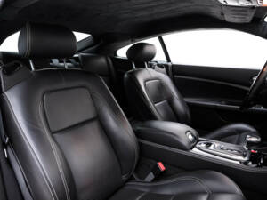 Image 24/37 of Jaguar XKR (2008)