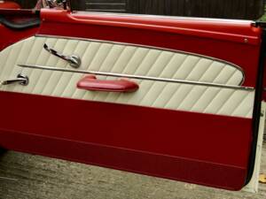 Immagine 41/50 di Ford Fairlane 500 Skyliner (1958)