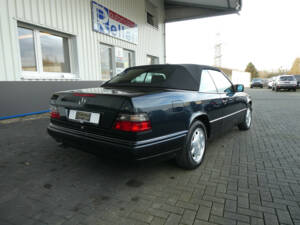 Bild 4/24 von Mercedes-Benz E 320 (1994)