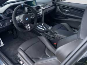 Image 5/6 of BMW M4 Competition (2018)
