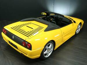 Immagine 6/30 di Ferrari F 355 Spider (1998)