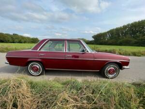 Image 20/21 de Mercedes-Benz 220 D (1974)