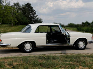 Image 24/50 of Mercedes-Benz 280 SE 3,5 (1970)