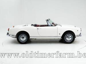 Image 9/15 of Alfa Romeo Giulia 1600 Spider Veloce (1965)