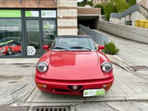 Imagen 2/10 de Alfa Romeo 1.6 Spider (1991)