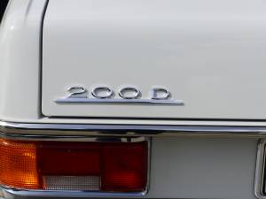 Afbeelding 8/31 van Mercedes-Benz 200 D (1971)