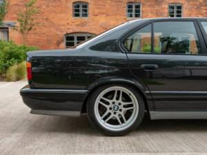 Bild 49/50 von BMW M5 (1994)