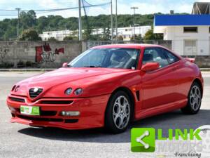 Image 7/10 de Alfa Romeo GTV 2.0 Twin Spark (1996)