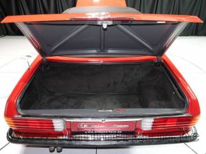 Image 13/15 of Mercedes-Benz 560 SL (1987)