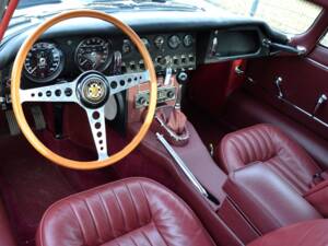 Afbeelding 19/32 van Jaguar E-Type 4.2 (1967)