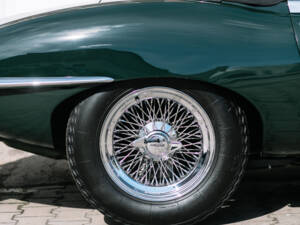 Image 55/63 de Jaguar E-Type (1969)