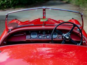 Image 30/50 of Jaguar XK 120 OTS (1950)