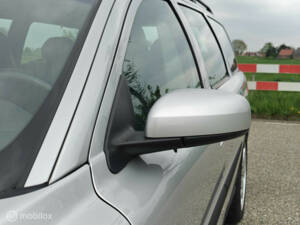 Bild 15/40 von Volvo V 70 2.4 (2004)