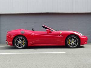 Immagine 35/98 di Ferrari California 30 (2013)