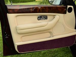 Image 13/50 of Bentley Arnage Green Label (1999)