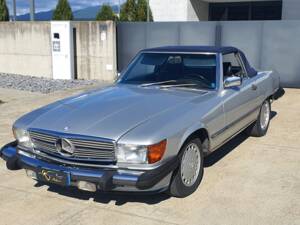 Image 9/34 of Mercedes-Benz 560 SL (1987)