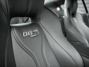 Image 39/50 of Aston Martin DBS (2011)
