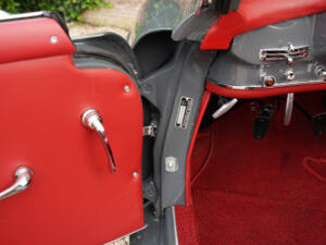Image 36/50 of Mercedes-Benz 190 SL (1957)