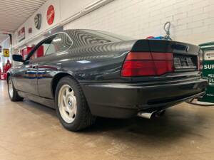 Image 13/18 of BMW 850i (1990)