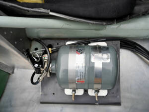 Image 16/50 of Lister Knobbly (1959)