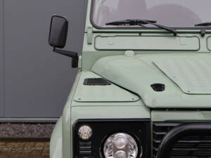 Image 20/41 of Land Rover 90 (1990)