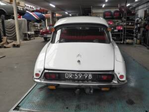 Image 4/50 of Citroën DS 20 A (1972)