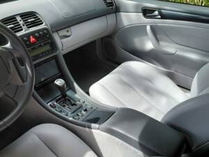 Immagine 8/18 di Mercedes-Benz CLK 200 (1999)