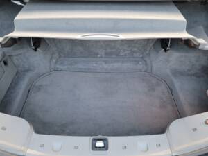 Bild 77/97 von Mercedes-Benz SL 500 (2004)