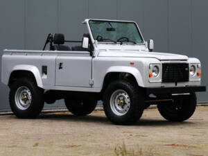 Immagine 13/49 di Land Rover Defender 90 (1990)