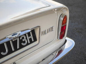 Afbeelding 13/39 van Aston Martin DB 6 Mk II Volante (1970)
