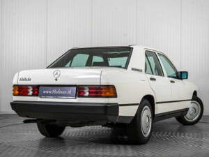 Image 39/50 de Mercedes-Benz 190 D (1985)