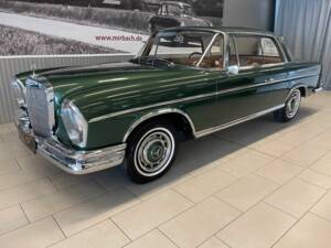 Image 2/15 of Mercedes-Benz 300 SE (1963)