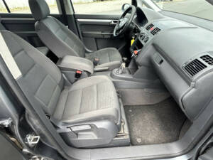 Image 13/25 of Volkswagen Touran 1.4 TSI (2004)