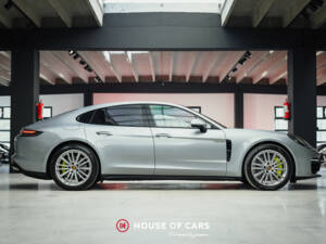 Image 5/49 of Porsche Panamera 4 E-Hybrid (2023)