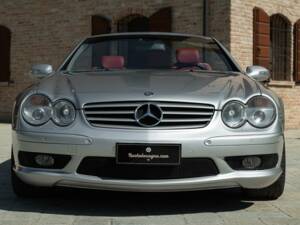 Image 5/50 of Mercedes-Benz SL 55 AMG (2002)