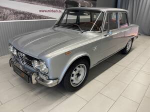 Image 2/14 de Alfa Romeo Giulia 1.6 Super (1972)